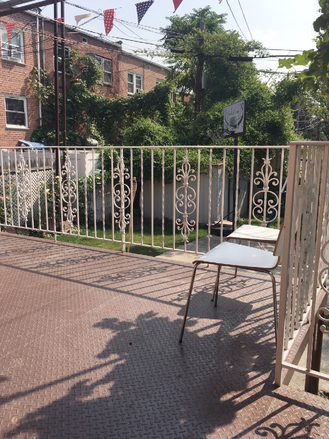 Foto del edificio - 3113 69th St