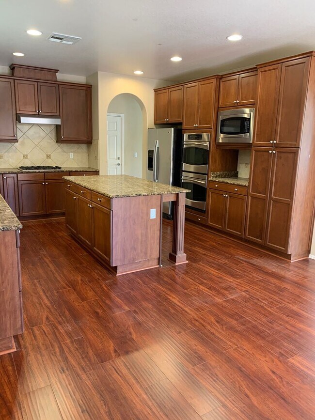 Building Photo - Prime Summerlin location near Red Rock! 4 ...
