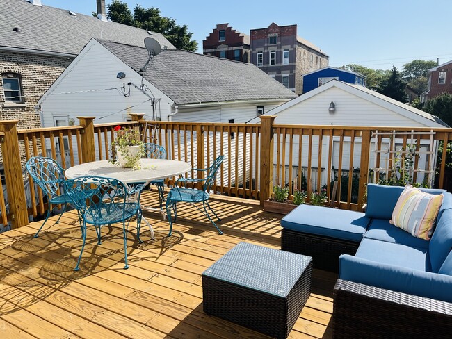 Front deck (another angle) - 2318 W 19th St