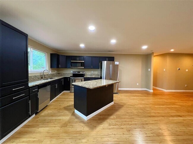 Foto del edificio - 7212 Wilcox Dr