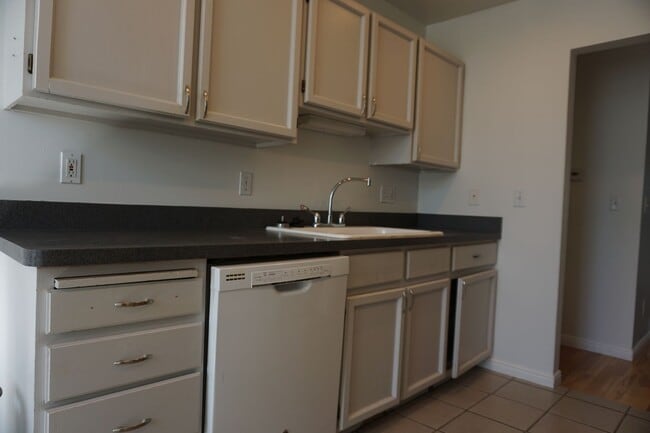 Building Photo - Centrally Located 3 Bedroom Midvale Home