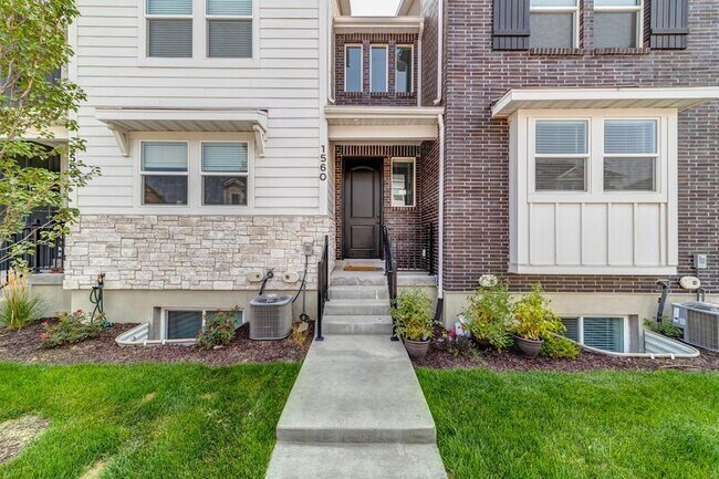 Foto del edificio - 4343 W Defender Dr