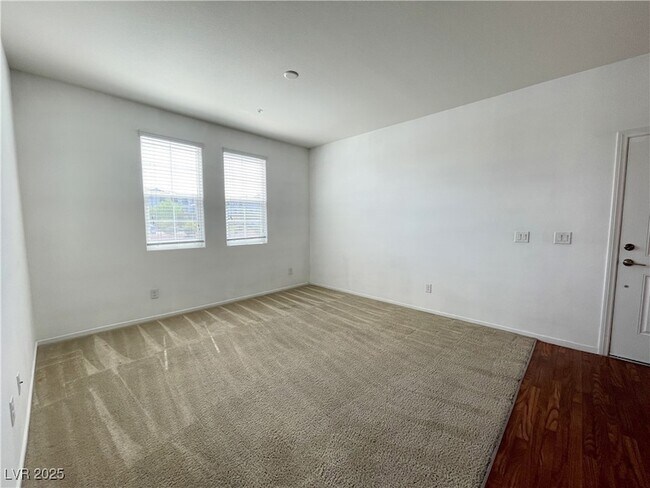 Foto del edificio - 50 Aura de Blanco St