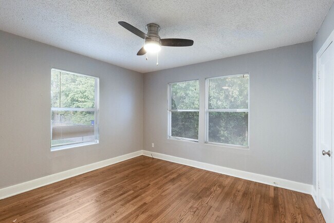 Foto del edificio - 1508 Karen Ave