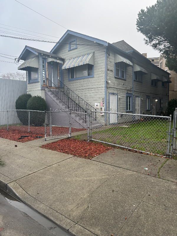 Foto principal - 3242 Linden St