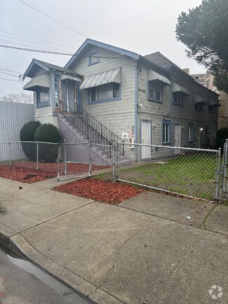 Building Photo - 3242 Linden St