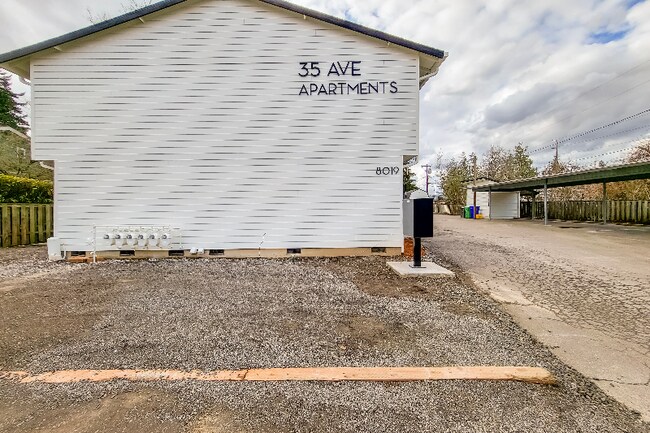 Building Photo - 8019 SW 35th Ave