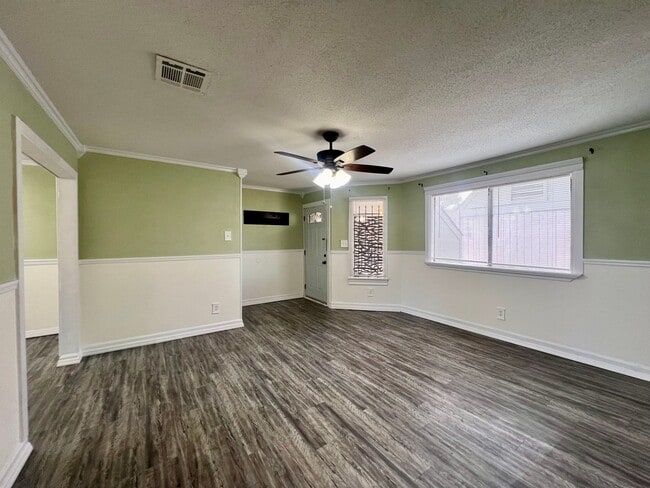 Building Photo - Myrtle Beach - 3 Bedroom / 2 Bath Condo