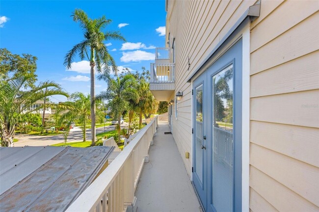 Building Photo - 1902 Arrowhead Dr NE