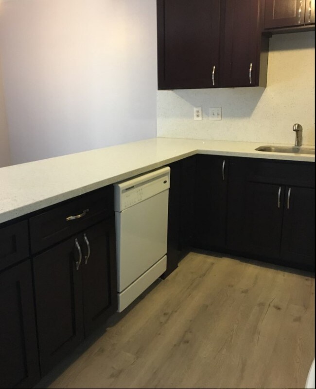 Foto del edificio - 912 Snowberry Ct