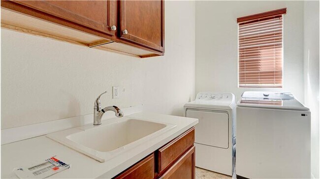 Foto del edificio - 8343 NW 121st Way