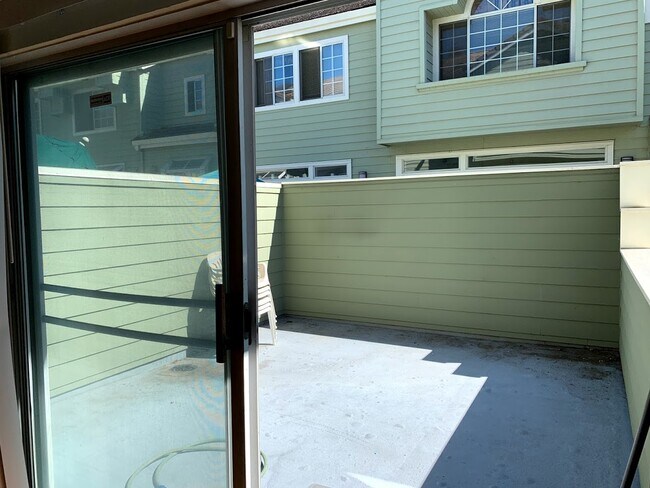 Building Photo - 510 Porpoise Bay Ter