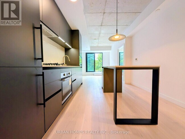 Photo du bâtiment - 1720 Bayview Ave