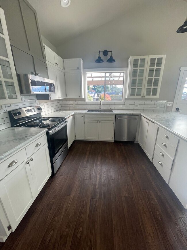 Foto del edificio - Large Home in peaceful setting