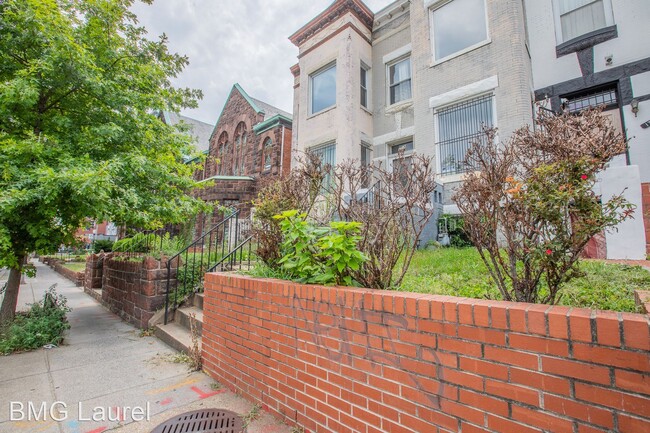 Building Photo - 4 br, 2 bath House - 1716 North Capitol St...