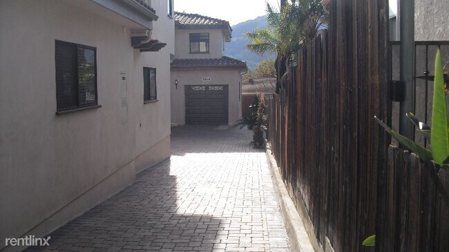 Building Photo - 3 br, 2.5 bath Townhome - 2614 Piedmont Ave.