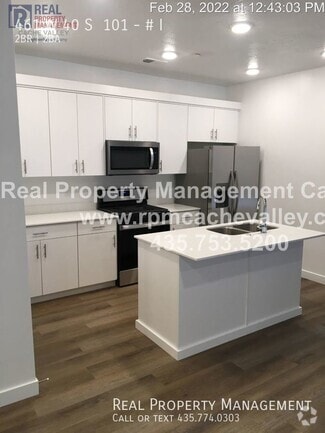 Building Photo - 461 W 40 S