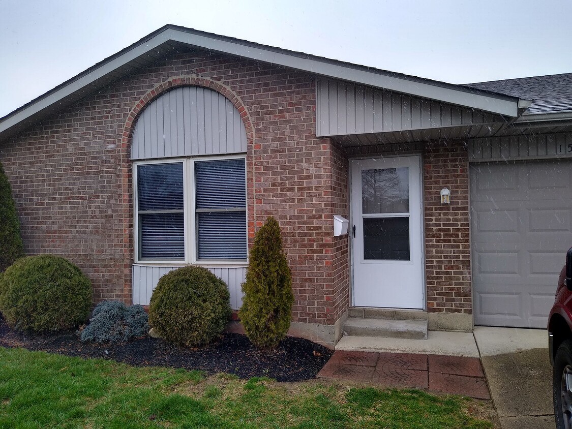 1575 Leedes Rd, Troy, OH 45373 Townhome Rentals in Troy OH