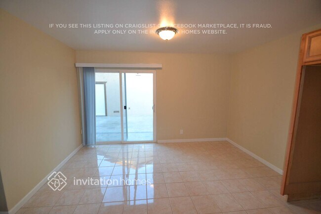 Foto del edificio - 8735 Corbin Ave