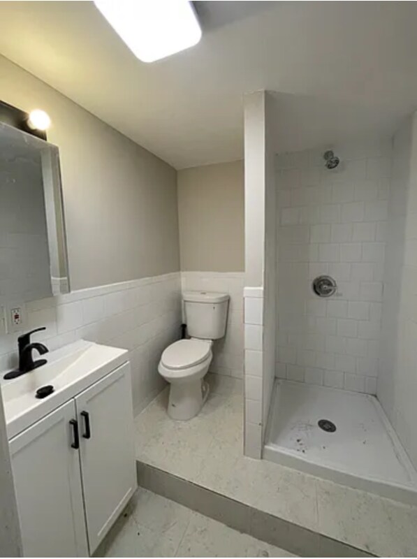 Building Photo - 35 Cherry St