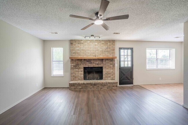 Building Photo - 3 Bed 2 Bath Broken Arrow / New Tulsa