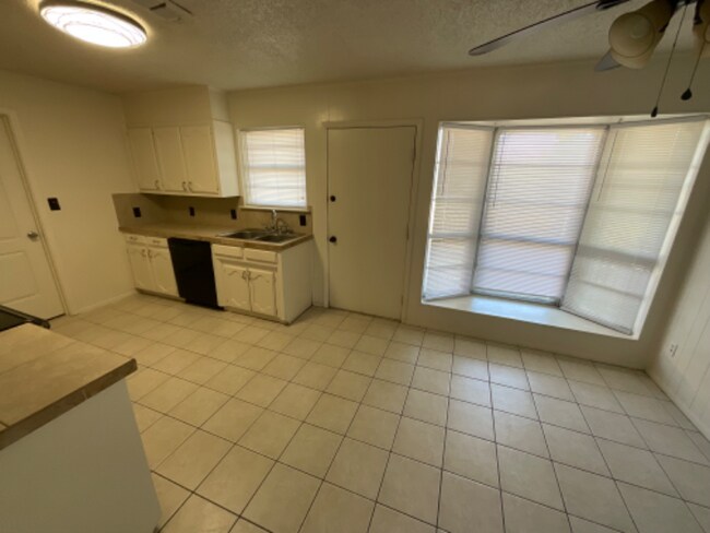 Foto del edificio - 4715 Catalina Dr