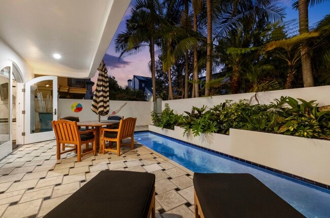 Foto del edificio - 120 Mast Mall