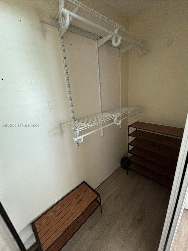 Foto del edificio - 15050 Pierce St