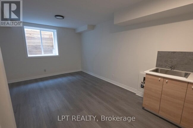 Photo du bâtiment - 27 Rockcress Gardens