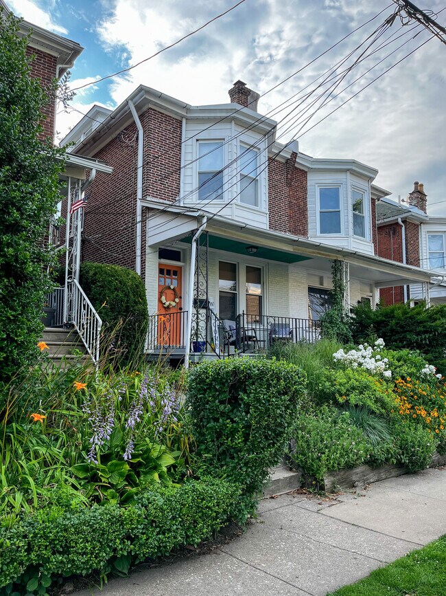 Exterior Front of House - 522 Righter St