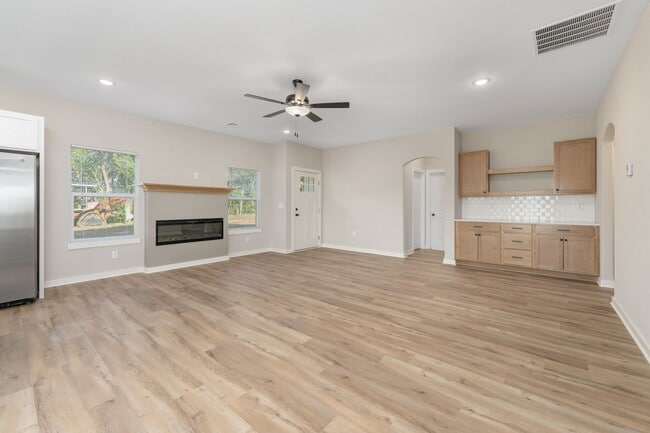 Foto del edificio - 2121 E Elk Rdg Ave