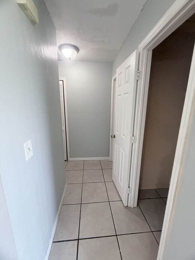 Foto del edificio - 708 SE 47th St