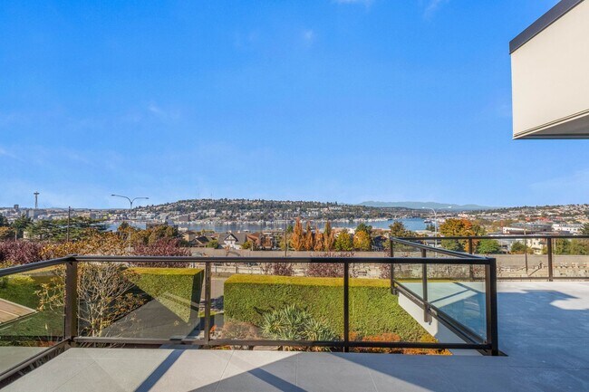 Building Photo - Luxury Air-Conditioned North Capitol Hill ...