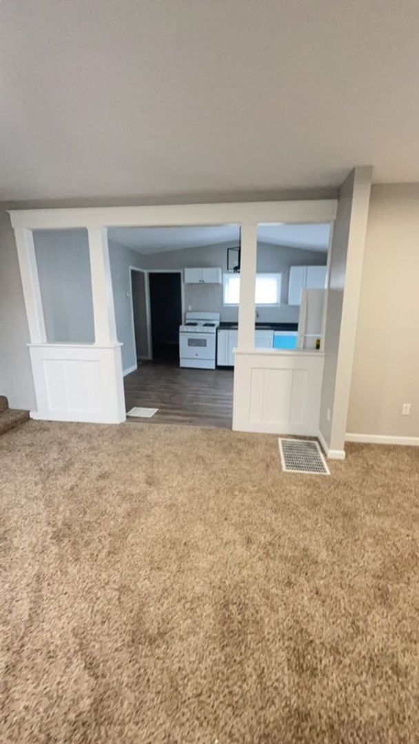 Foto del edificio - Spacious Newly Renovated 4 Bed 2 Full Bath Home Located Near Downtown!