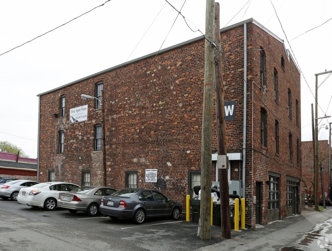 Building Photo - Five Spots Flats