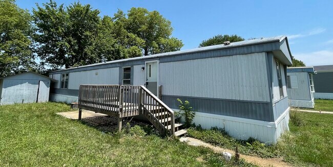 Foto del edificio - 5505 SW Lakefront Ln S