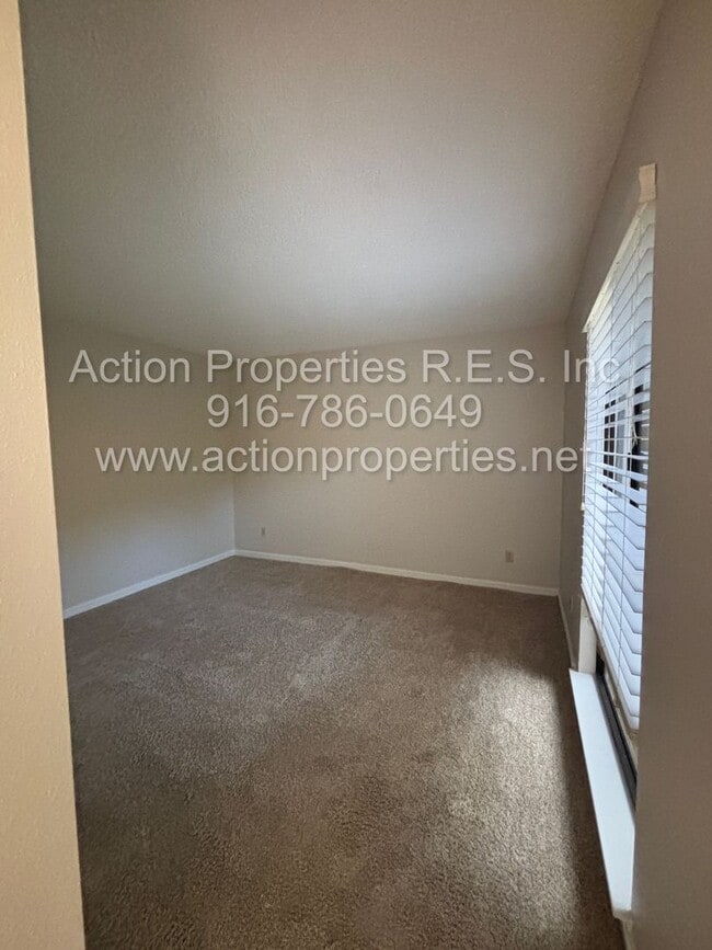 Building Photo - Rocklin 3 Bedroom 2 Bathroom, Single Story...
