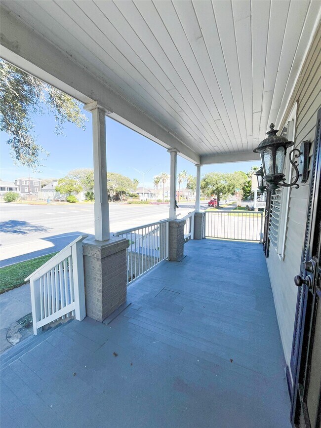 Foto del edificio - 901 Broadway Avenue J