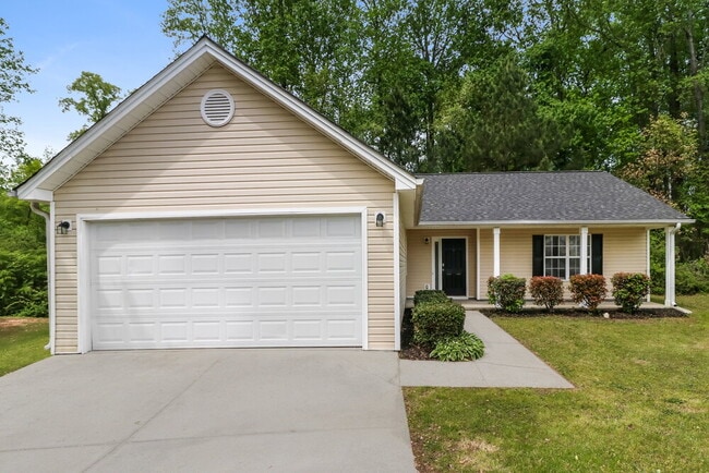Building Photo - 1015 Amelia Grove Ln SE