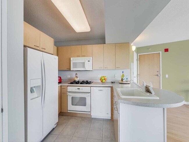 Foto del edificio - 1720 Maple Ave