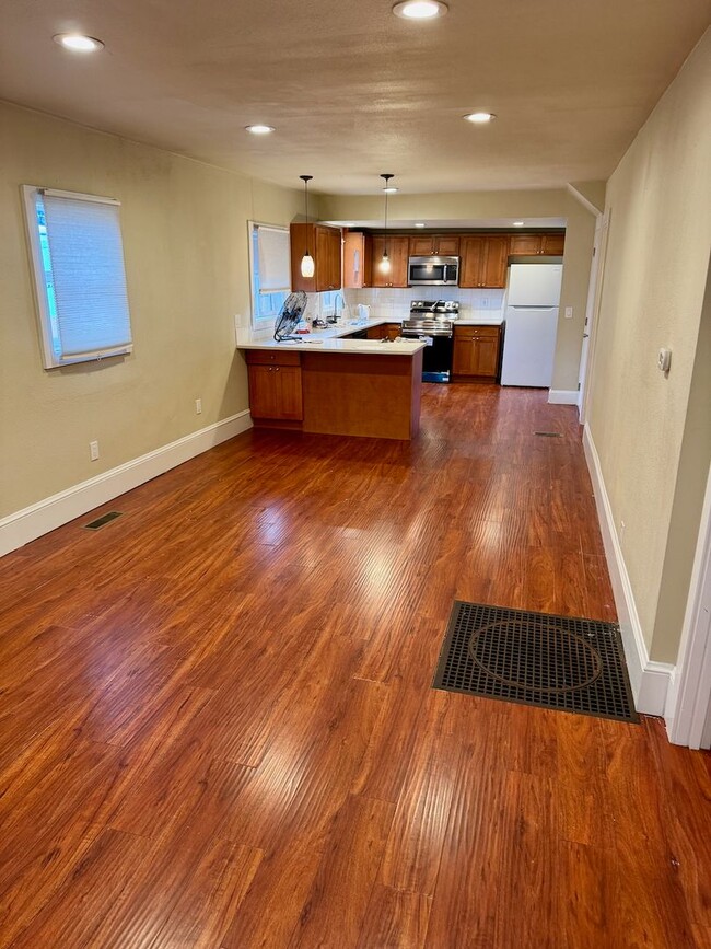 Building Photo - Updated 3BR Home w/ Huge Storage Basement – Prime Portland Location!