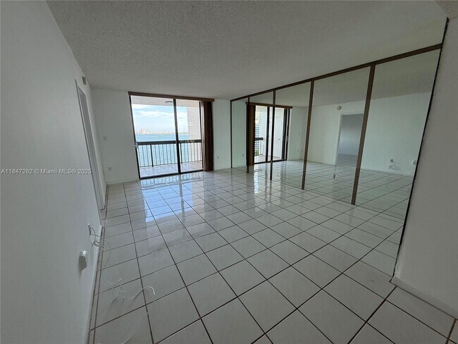 Foto del edificio - 2333 Brickell Ave
