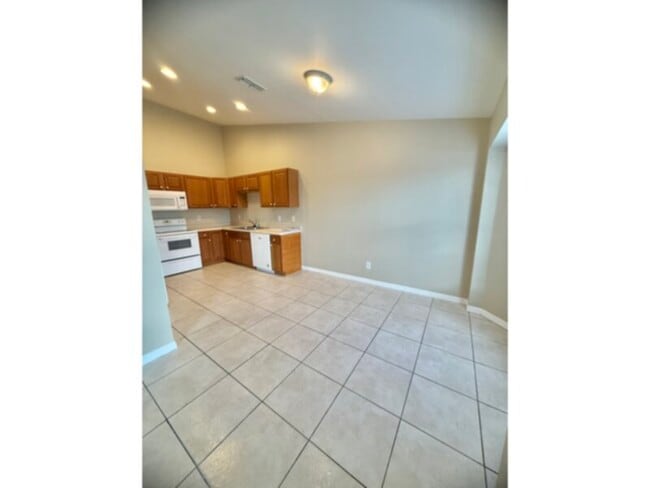 Building Photo - First Month Free! Available Now! 2 Bed 2 Bath Located SE Cape Coral