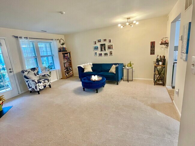 Building Photo - 4546 28th Rd S