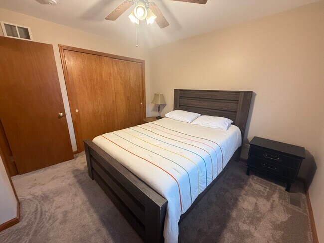 Foto del edificio - 107 Colonial Pkwy