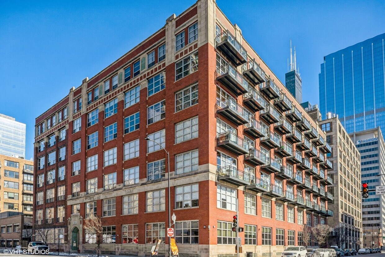 Primary Photo - 333 S Desplaines St