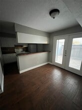 Building Photo - 1945 Miramar Green St