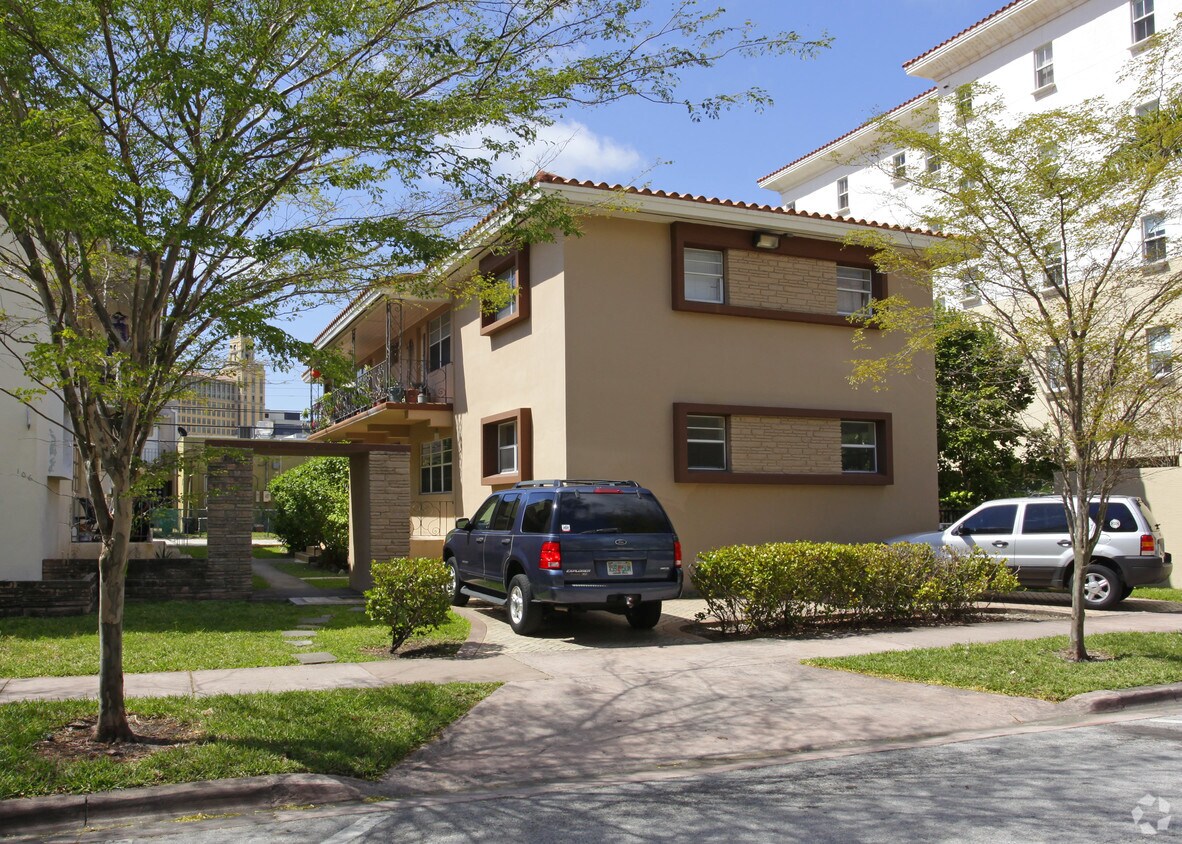 Primary Photo - 110 Zamora Ave