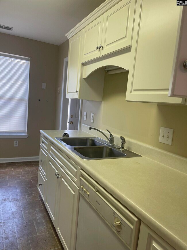Foto del edificio - 2332 Mall Terrace Ct