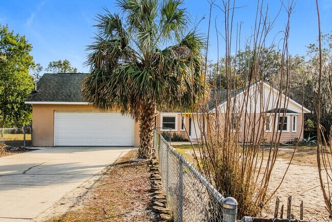 Foto del edificio - 15640 Little Ranch Rd